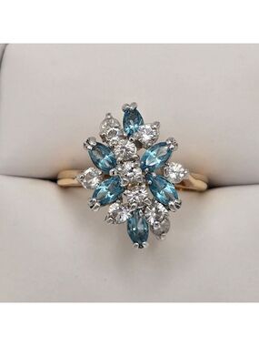 Large Blue Crystal Cluster Ring Gold Tone Floral Statement Ring Size 9
